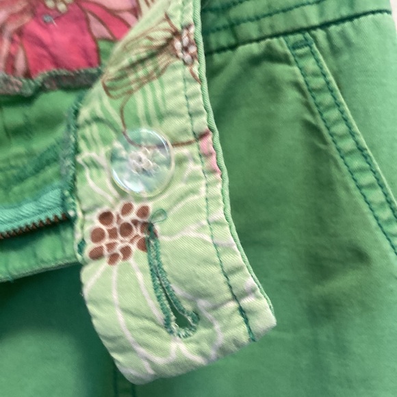 Low rise green capris - Picture 6 of 15